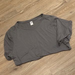 •4 for $18• OLD NAVY LUXE TEE